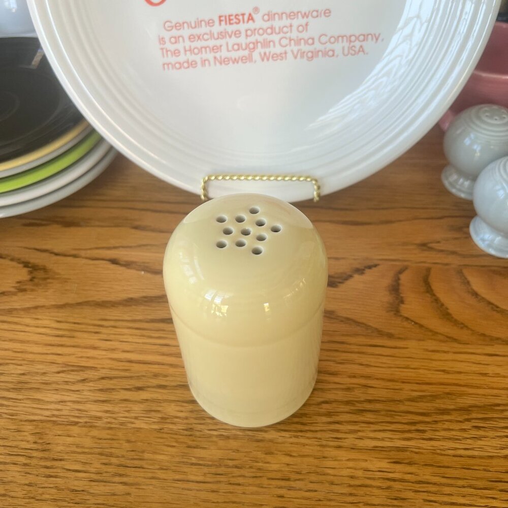 Fiesta Homer Laughlin Cheese Shaker, Post 1986 Ivory